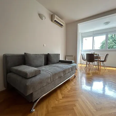Apartment Laura *