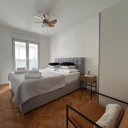 Laura Apartment *