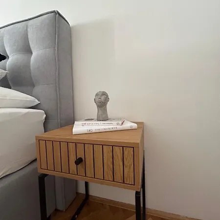 Laura * スプリト